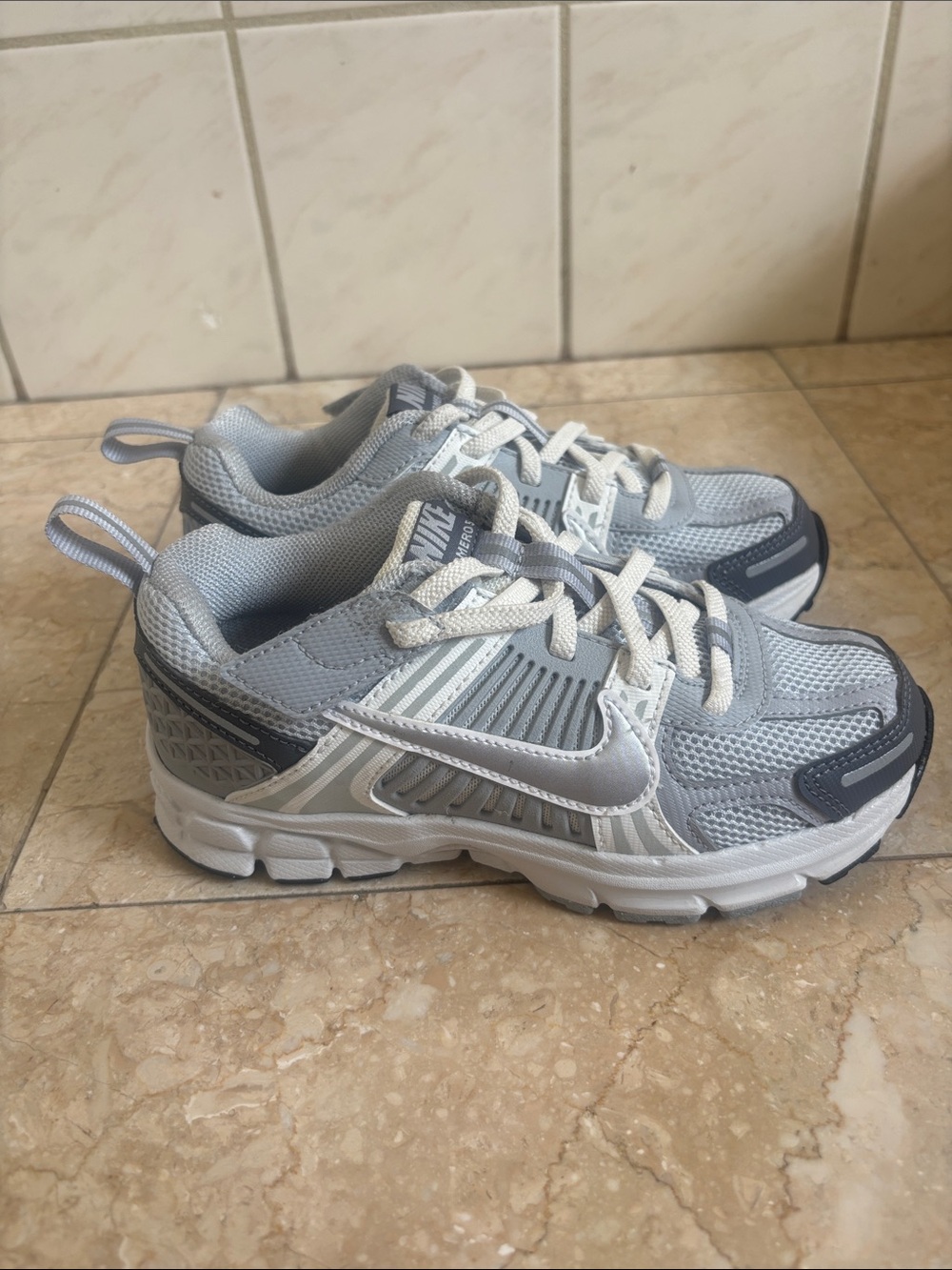 Nike Vomero 5 Kids Light Gray and White Velcro Sneakers